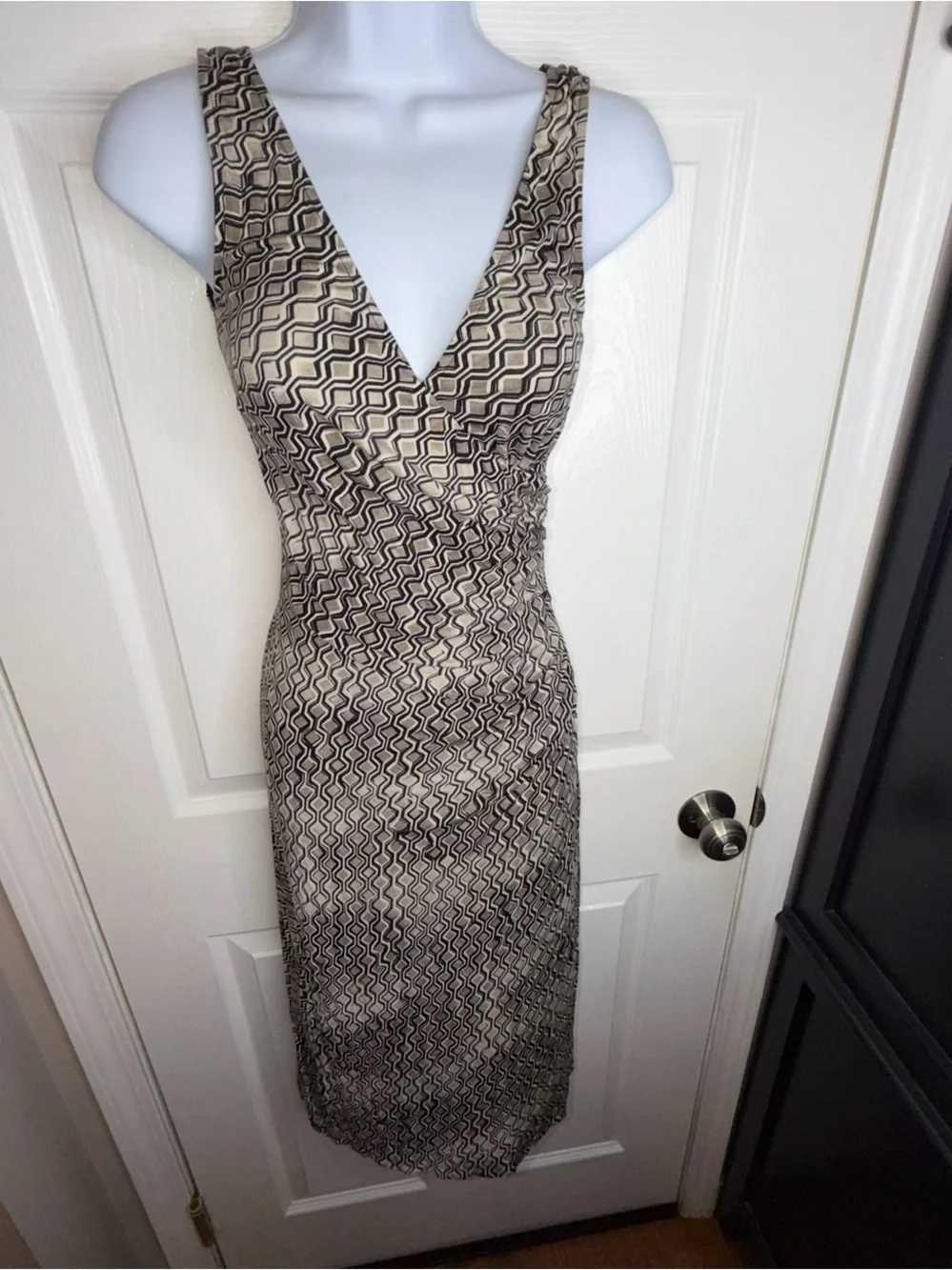 Vtg Bebe Women’s Small Black Gray Geo Print V-Neck Midi Dress Sleeveless S USA